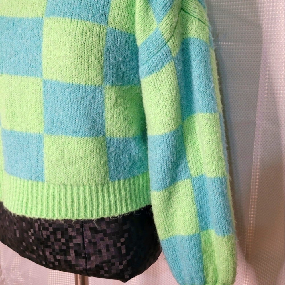 Sweater - Picture 5 of 5